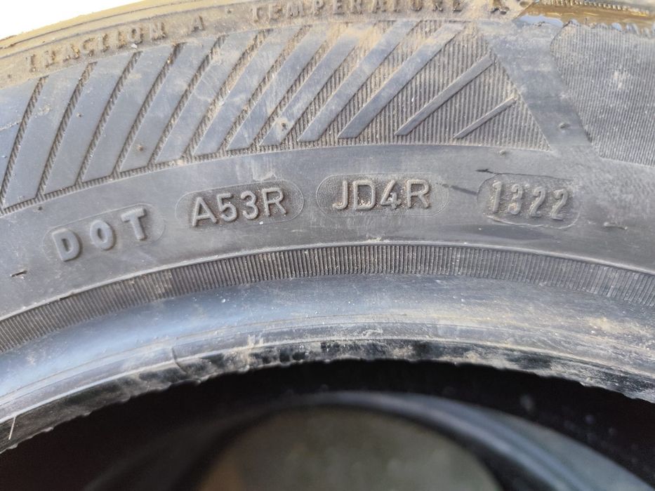 Anvelope 215 55 17 vara good year