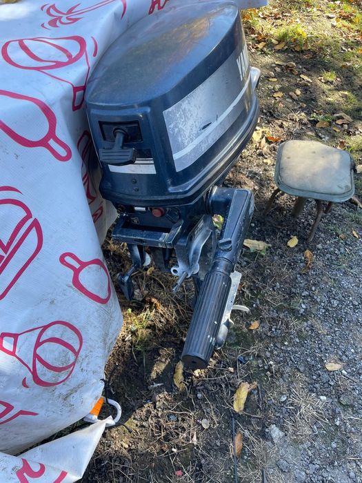 Se vinde motor barca Yamaha 5hp