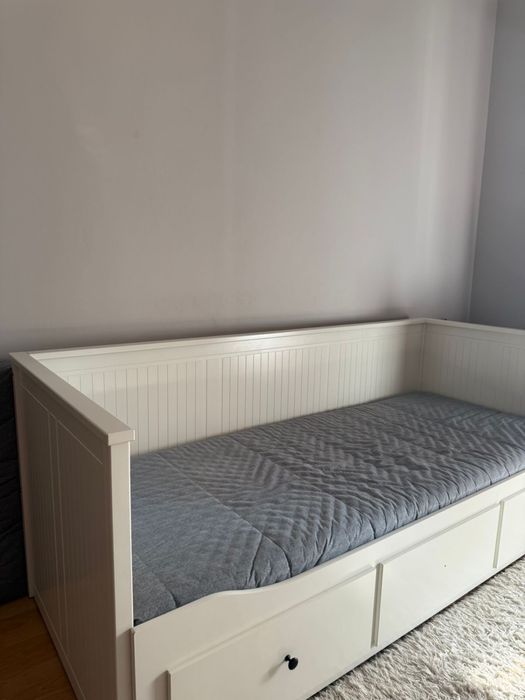 Продам кровать, стол и полку IKEA