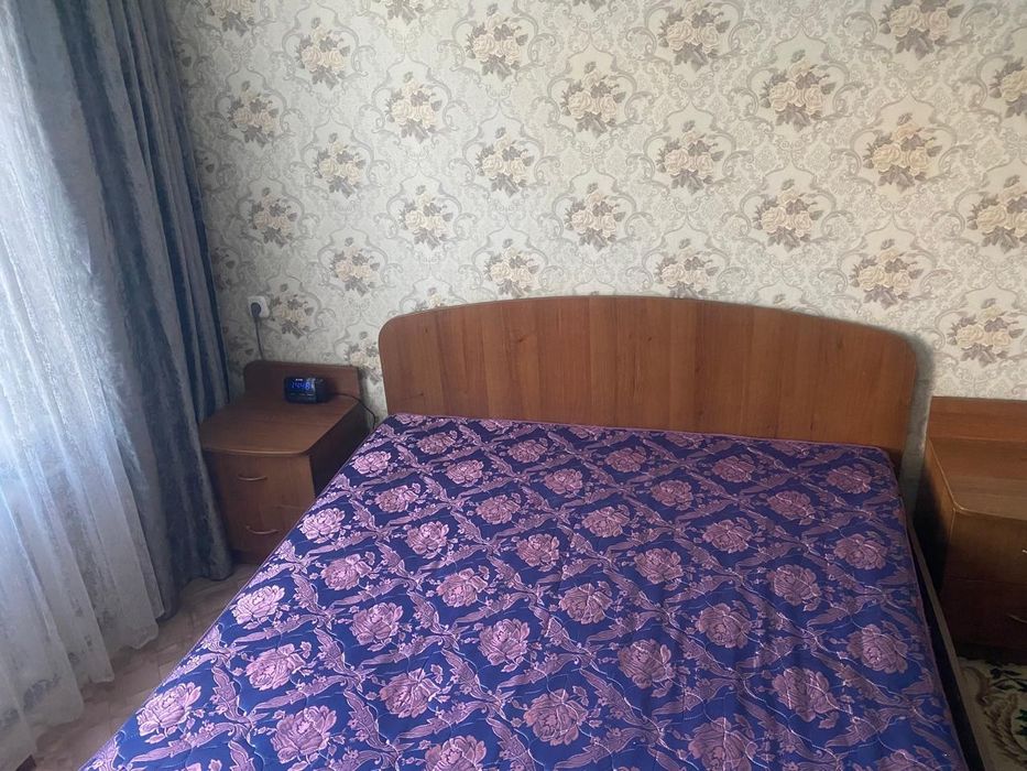 Срочно!!! Продам кравать с матрасом. и тумбочками. Самовывоз.