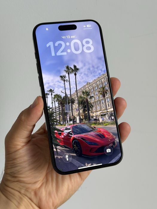 Vând iPhone 16 Pro Max cu baterie de 256 GB, capacitate 95%.