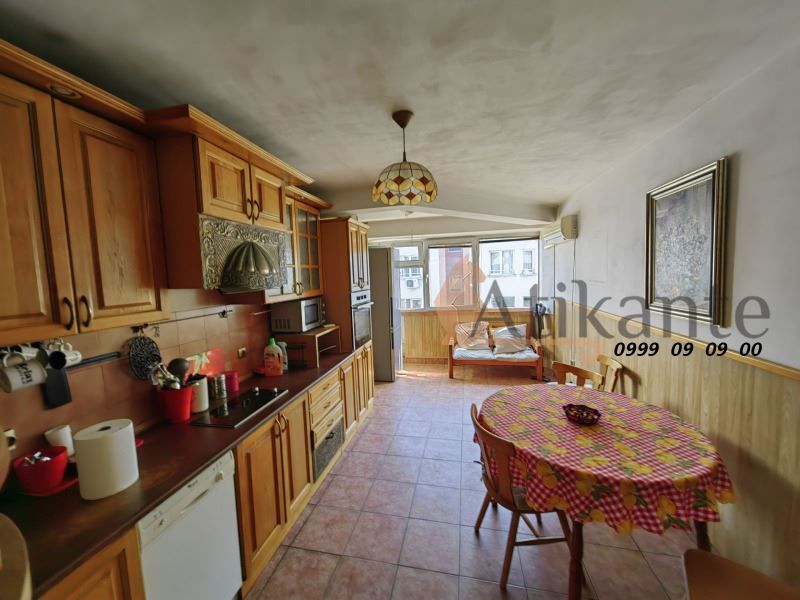 Продава се Тристаен апартамент в София, Белите брези - 105 кв.м за 2286 €/кв.м - Снимка #1