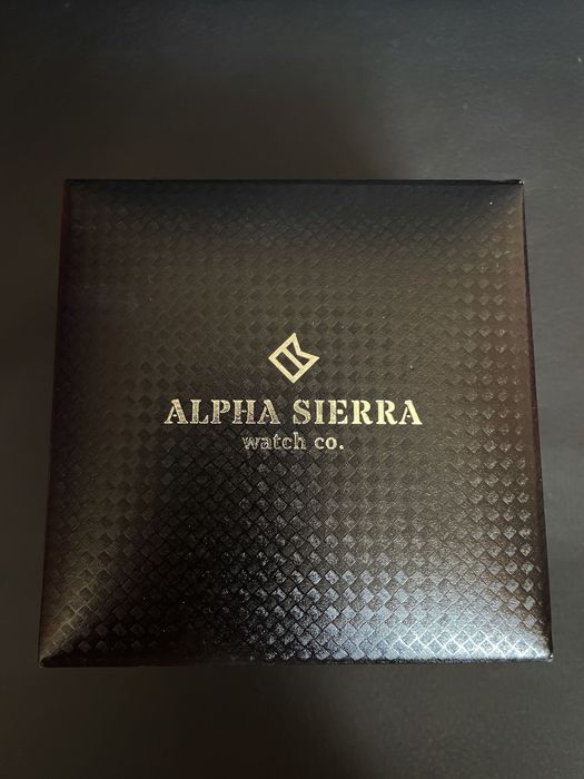 Ceas ALPHA SIERRA din Titan. Original, nou!