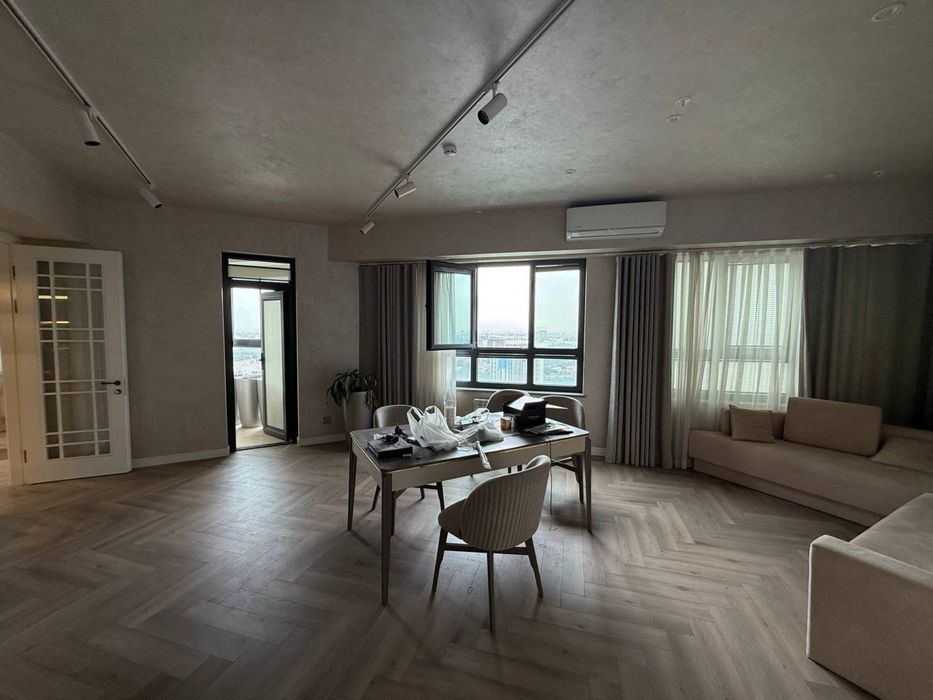 Продается 5ти комнатная квартира,ЖК Акай Сити,Дархан,320м2