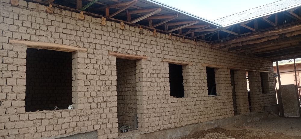 Уй сотилади Кибрай туман Г.М.Шералиев махалласи