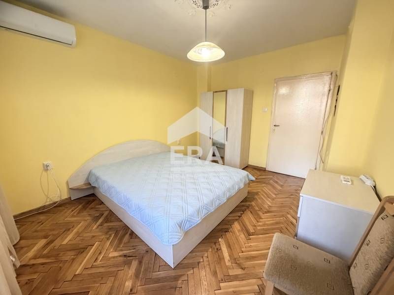 Четиристаен, обзаведен, газифициран апартамент под наем, в тухлена сгр