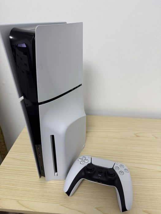 Vand Playstation 5 Slim 1TB