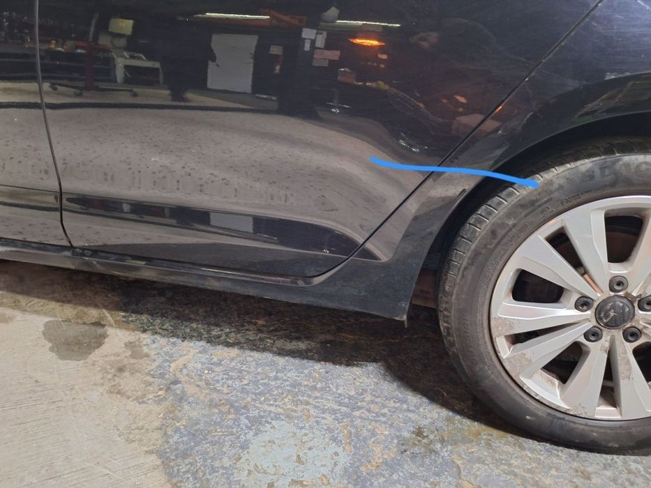 Prag  (componenta caroserie) stanga VOLKSWAGEN GOLF VII 5G1 2012 - 2019