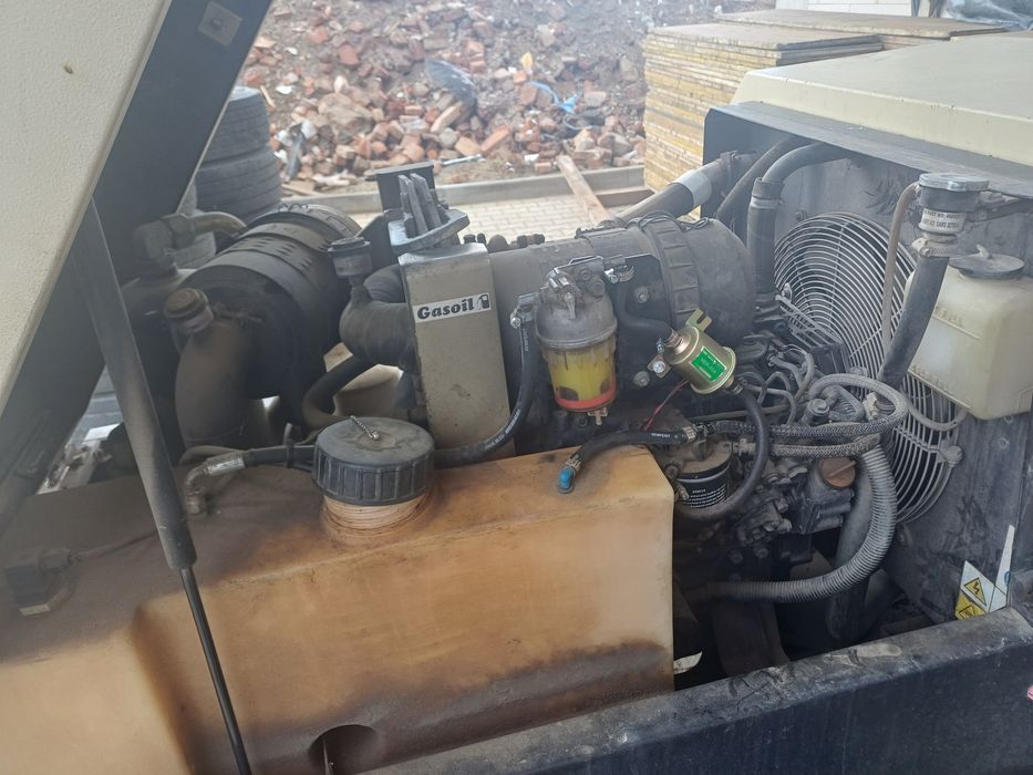 Motocompresor 5.300 debit 2015   ore 1590 Racheta subtraversari