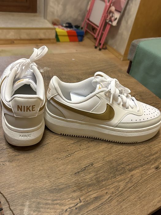 Найк дамски маратонки