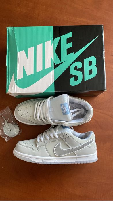 Продам новые кроссовки Nike