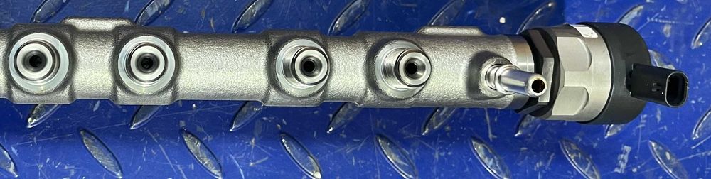 Rampa de injectie BMW 0445214458