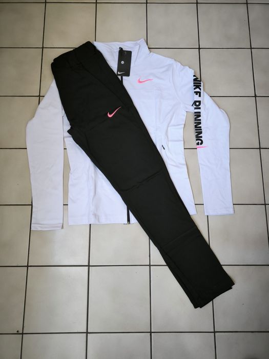 Дамски спортен екип от полиамид