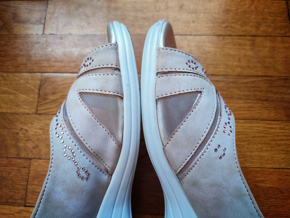 Сандали Clara Barson