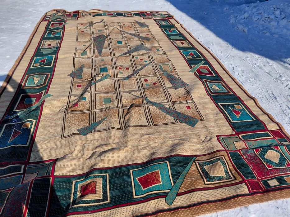 Ковры разные ,стульчики шт 5