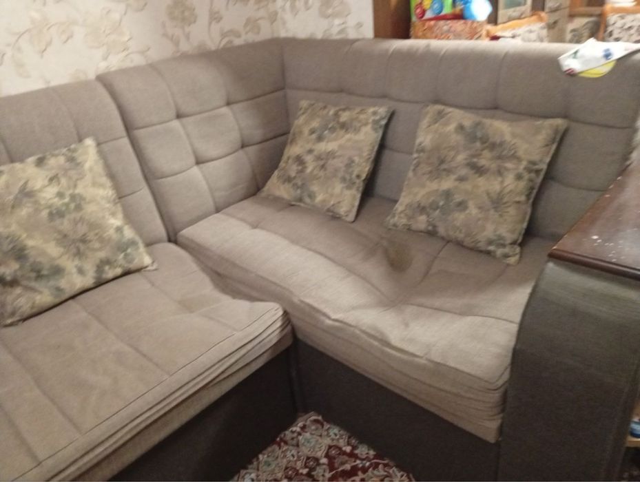 Продам срочно диван дешево