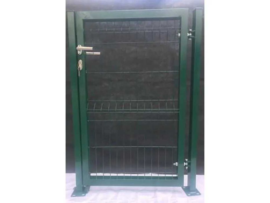 Масивни дворни врати