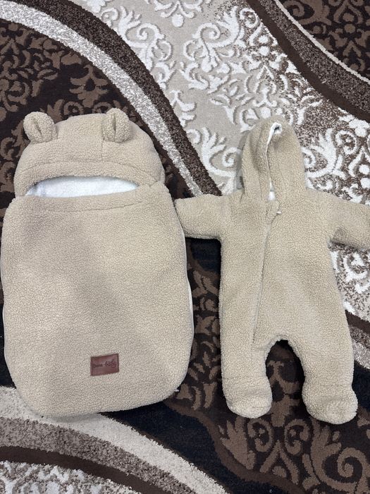 Продам конверт с комбинезоном за 15срочно