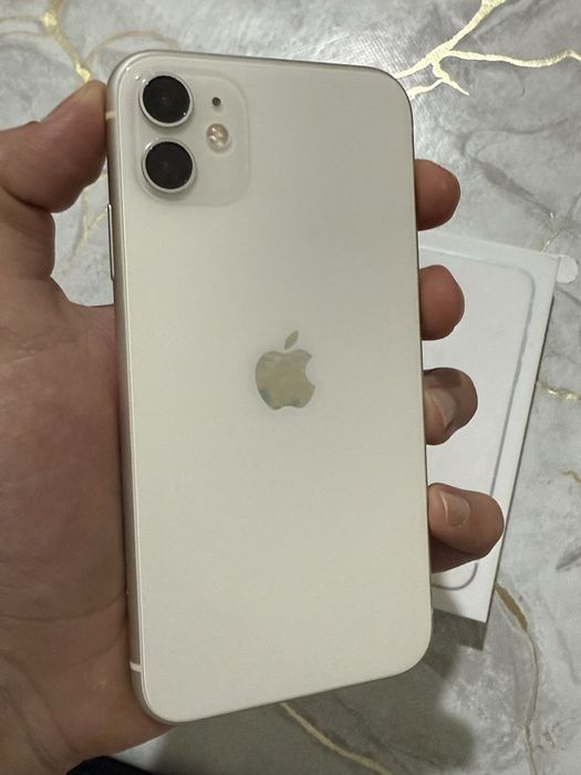 iPhone 11  64 GB