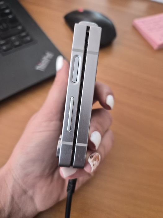 Samsung  Z Flip 6 - за части
