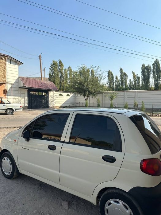 Сотилади мошина чёткий тел клила