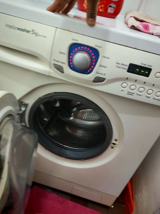 Продам стиральную машинку. Автомат