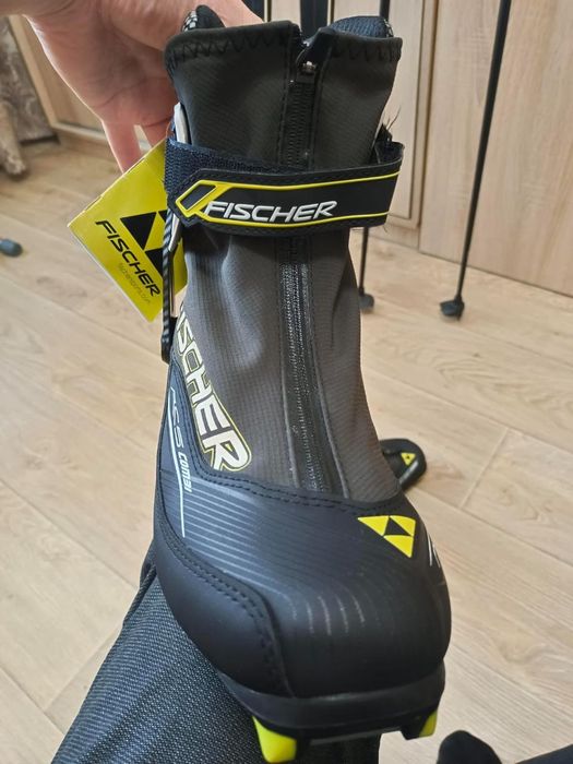 Продам лыжи 44 размер