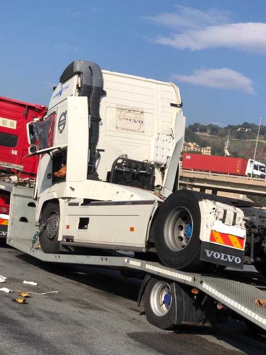 Inchiriez trailer fara cap tractor pt transport camioane,utilaje