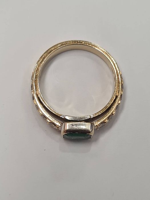 Inel din aur galben 18k, cu diamante naturale si smarald natural,