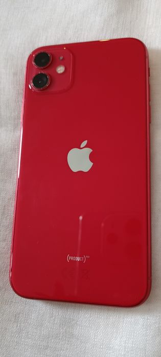 Vând telefon IPhone11  culoare roșie , functional