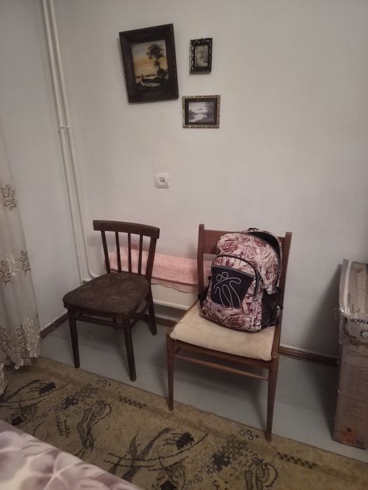 Шифанер, кровать, стол, стулья
