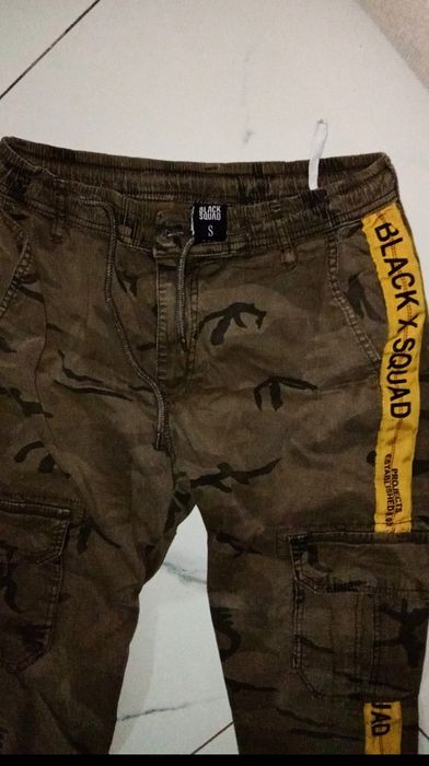 Pantaloni cargo jogger Black Squad camuflaj / kaki