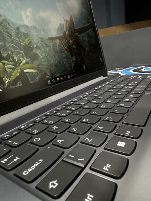Офисный ноутбук  Lenovo Ideapad Slim 1 Yil гарантия билан берилади