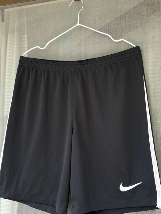 Мъжки къси панталони Nike Dri-Fit - размер М, Отлично състояние