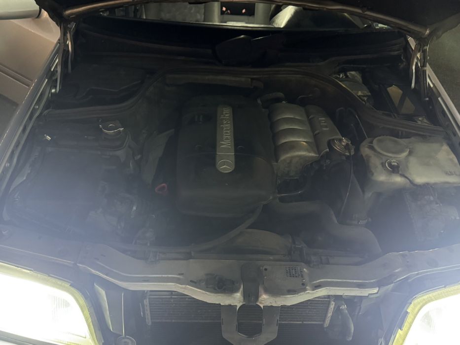 Продава се мерцедес С220