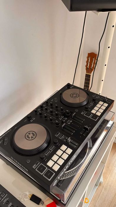 Consola DJ, Kontrol s2, Native Intruments