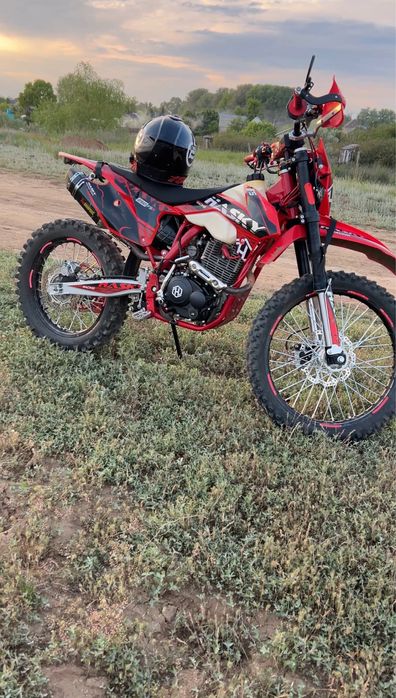 Hasky f5 250 на полном ходу