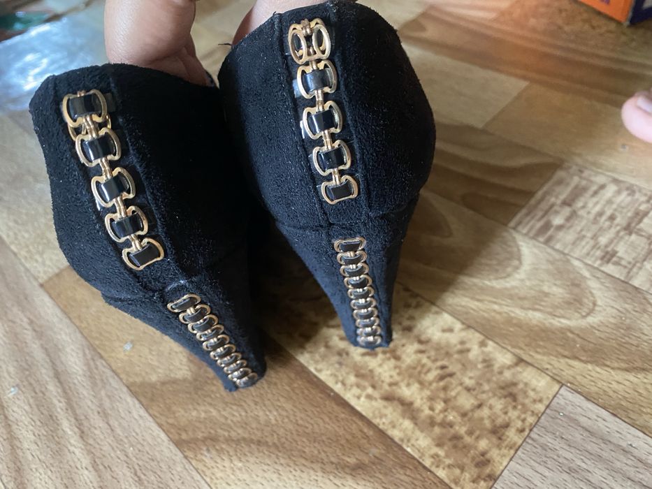 Продам полусапожки на танкетке платформе