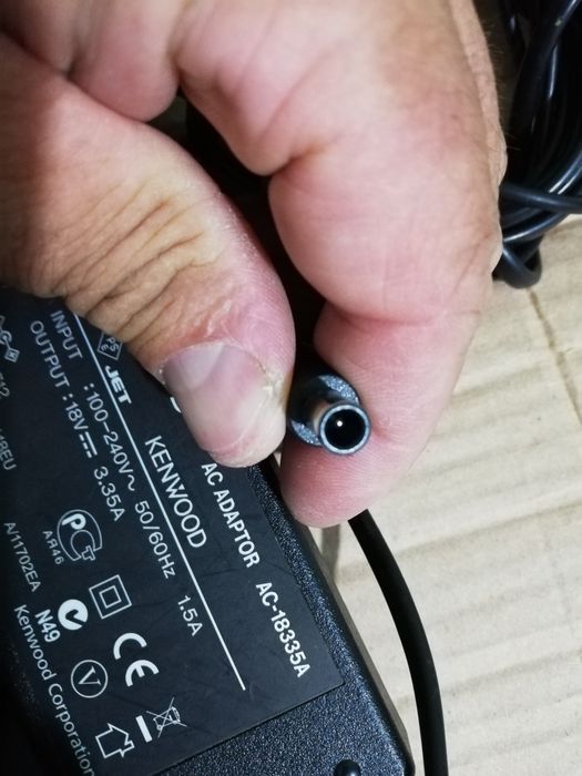 Incarcator alimentator Kenwood, model AC-18335A  18v  3,35A
Conectorul are o dimensiune de 6.5mm x 4.4mm cu un pin central.