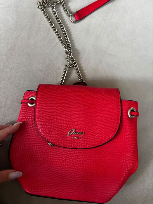 Червена Cross Body чанта Guess