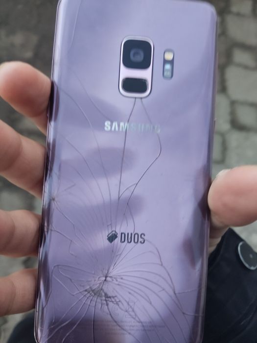 Продам самсунг с9