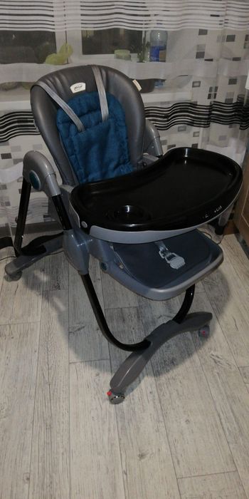 Продам стульчик для кормления с 2  месяцев