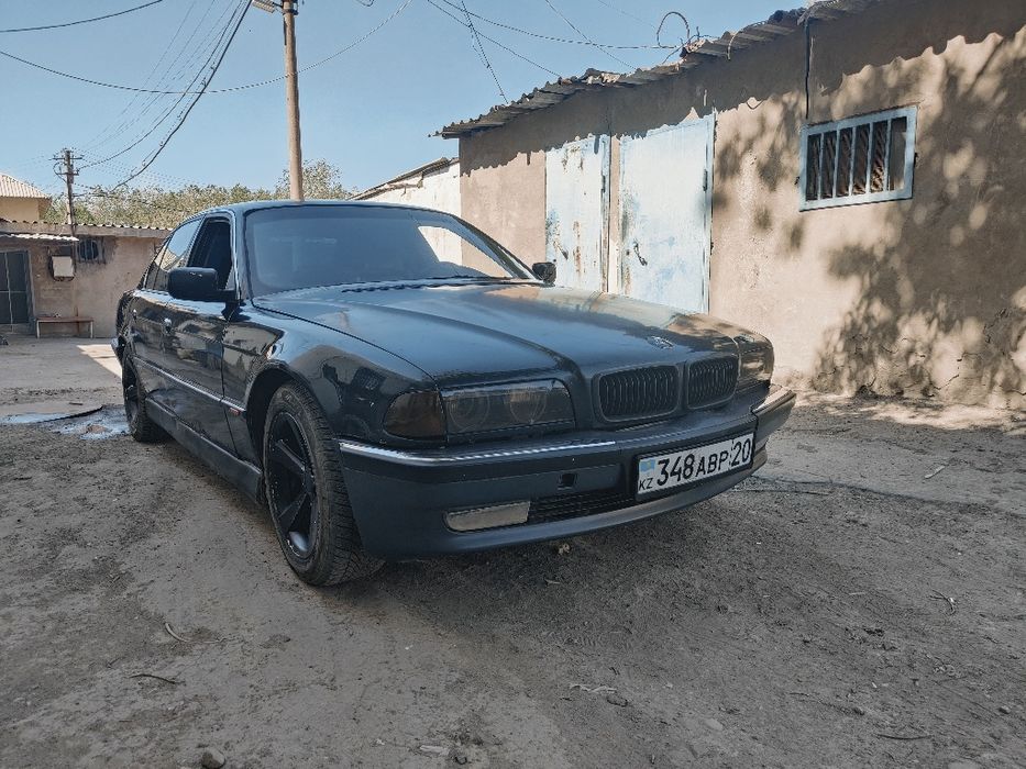 Продам BMW E38 .