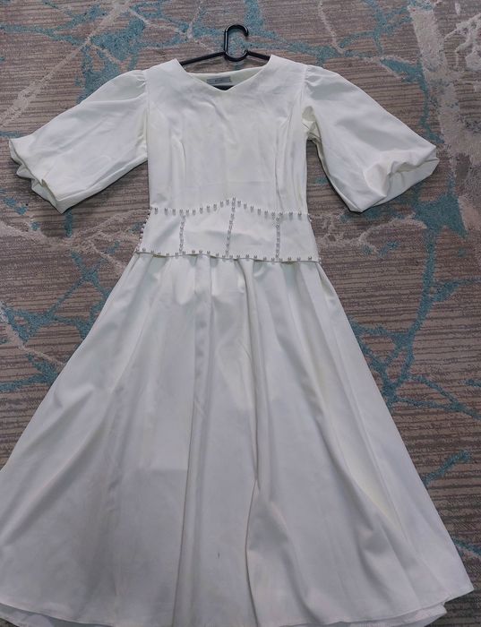 Про Белое платье на последний звонок