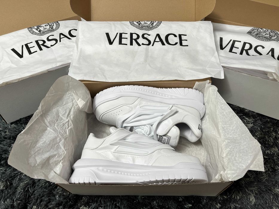 >- TOATE MĂRIMILE DISPONIBILE IMEDIAT -< Sneakers high top - adidași bărbați Versace Odissea White trend vara 2026