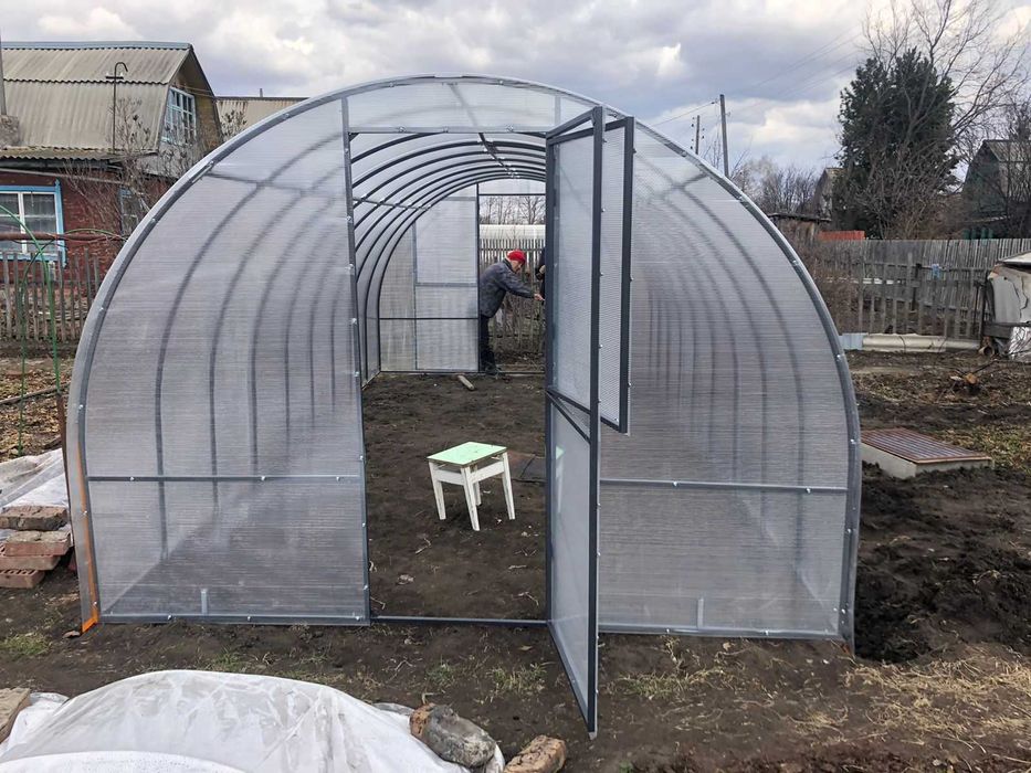 Теплица усиленная из поликарбоната