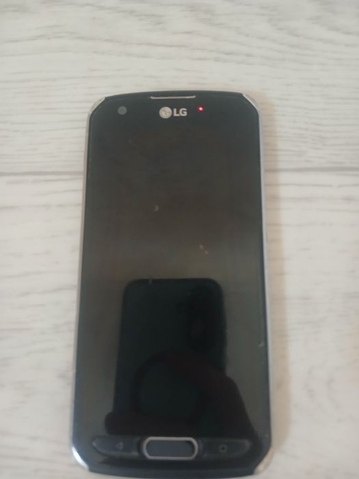 Продам Телефон LG X venture