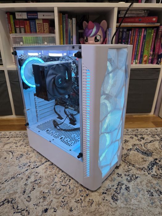 Core i5 10400F. Gigabyte B560