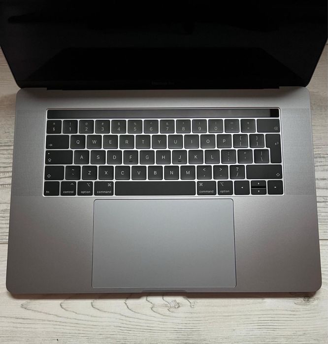 MacBook PRO 16" cu 32 GB RAM si 512 GB  , 98% Viata Bateriei