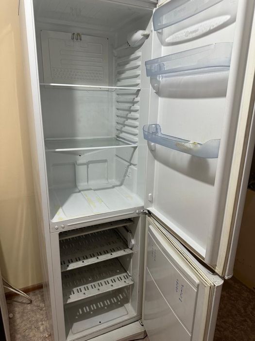 Холодильник indesit